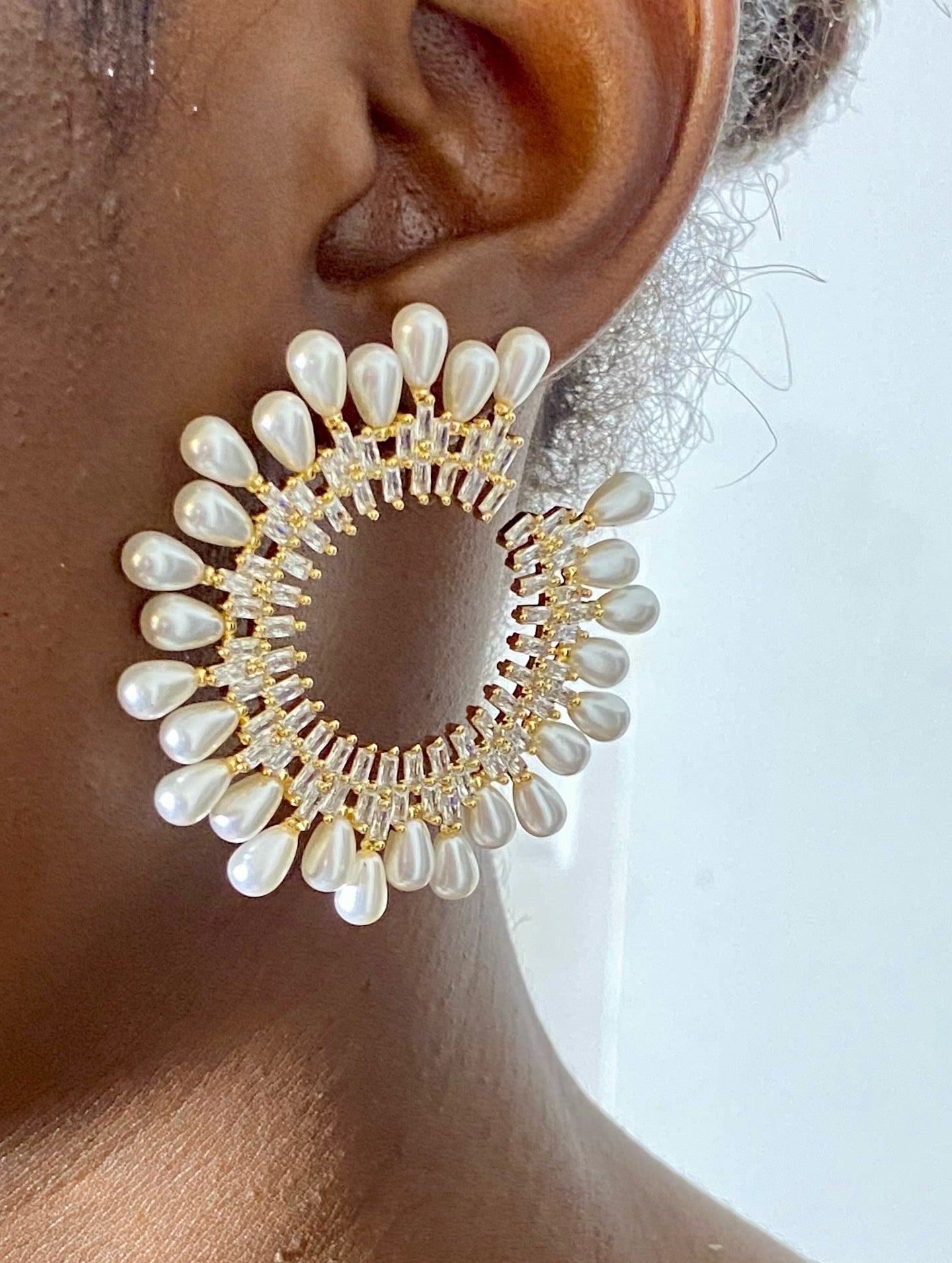Lila pearl earrings